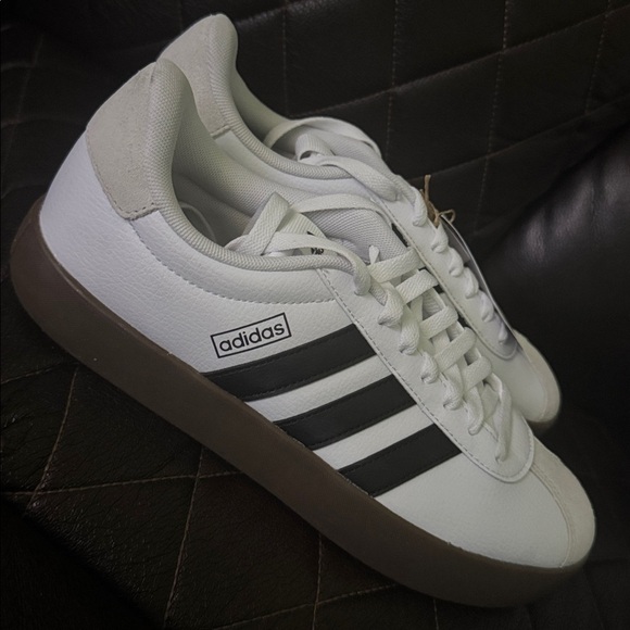 adidas Women’s VL Court 3.0 Sneaker - Picture 4 of 5